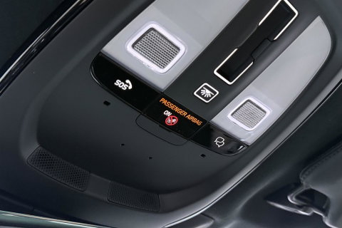 Volvo XC90 T8 Ultra Bright | Bowers&Wilkins | Luchtvering | Panoramadak | 360° Camera | Trekhaak | Massage | Head-Up | 22 Inch
