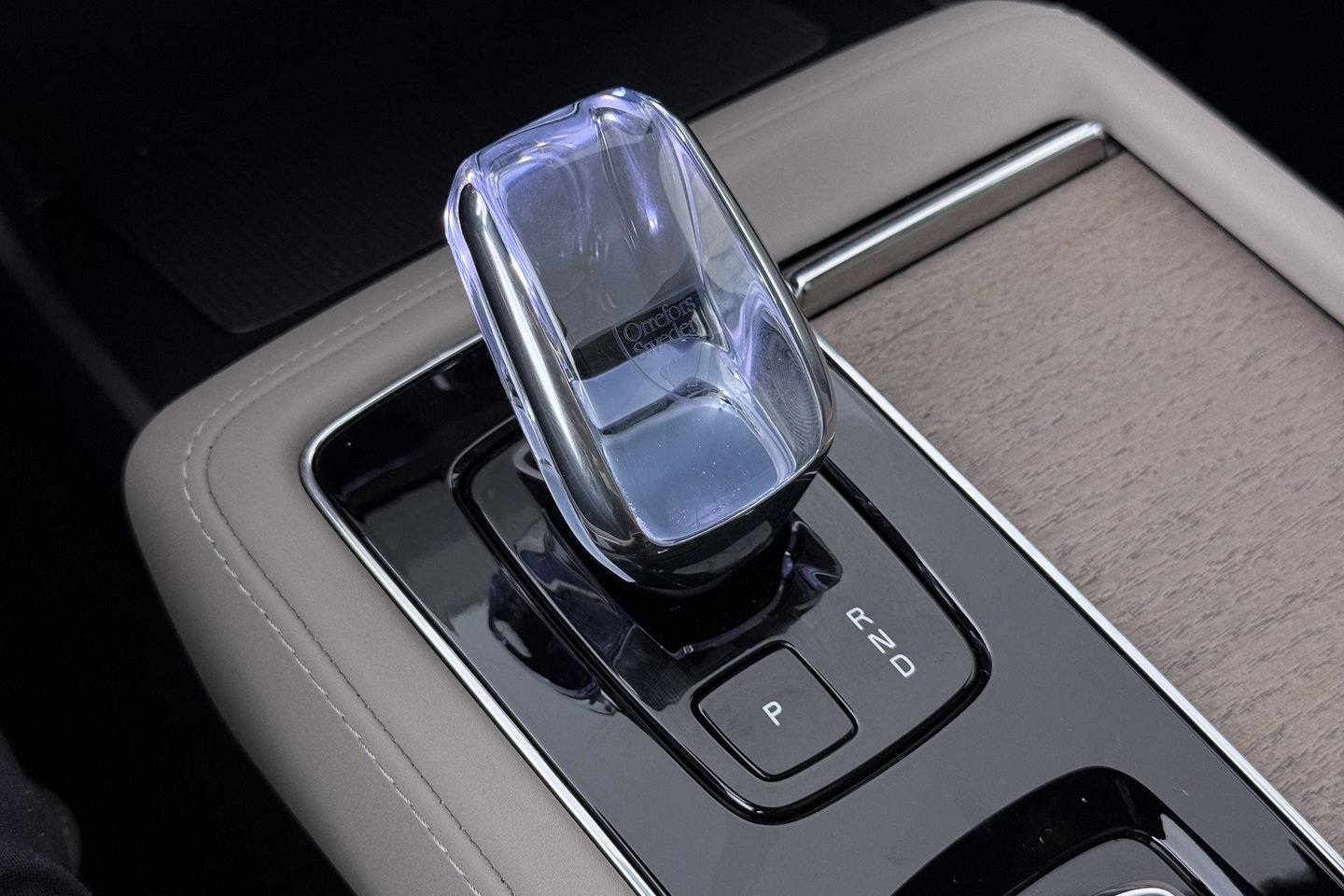 Volvo XC90 T8 Ultra Bright | Bowers&Wilkins | Luchtvering | Panoramadak | 360° Camera | Trekhaak | Massage | Head-Up | 22 Inch