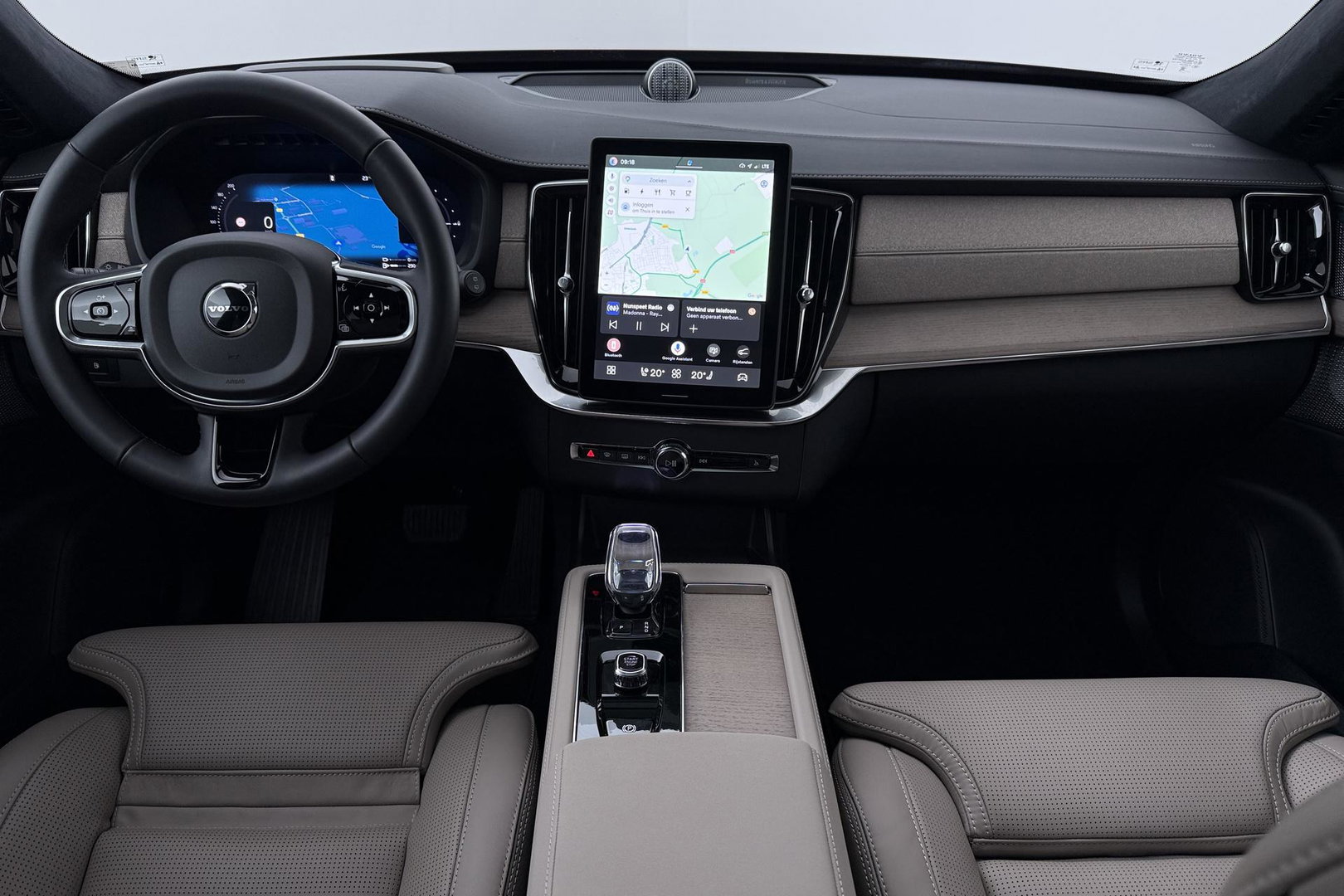 Volvo XC90 T8 Ultra Bright | Bowers&Wilkins | Luchtvering | Panoramadak | 360° Camera | Trekhaak | Massage | Head-Up | 22 Inch