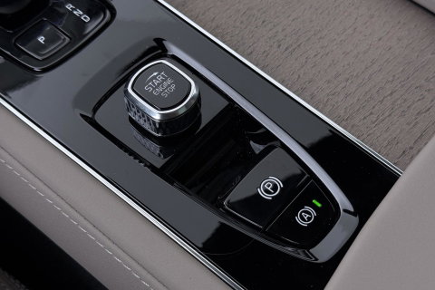 Volvo XC90 T8 Ultra Bright | Bowers&Wilkins | Luchtvering | Panoramadak | 360° Camera | Trekhaak | Massage | Head-Up | 22 Inch