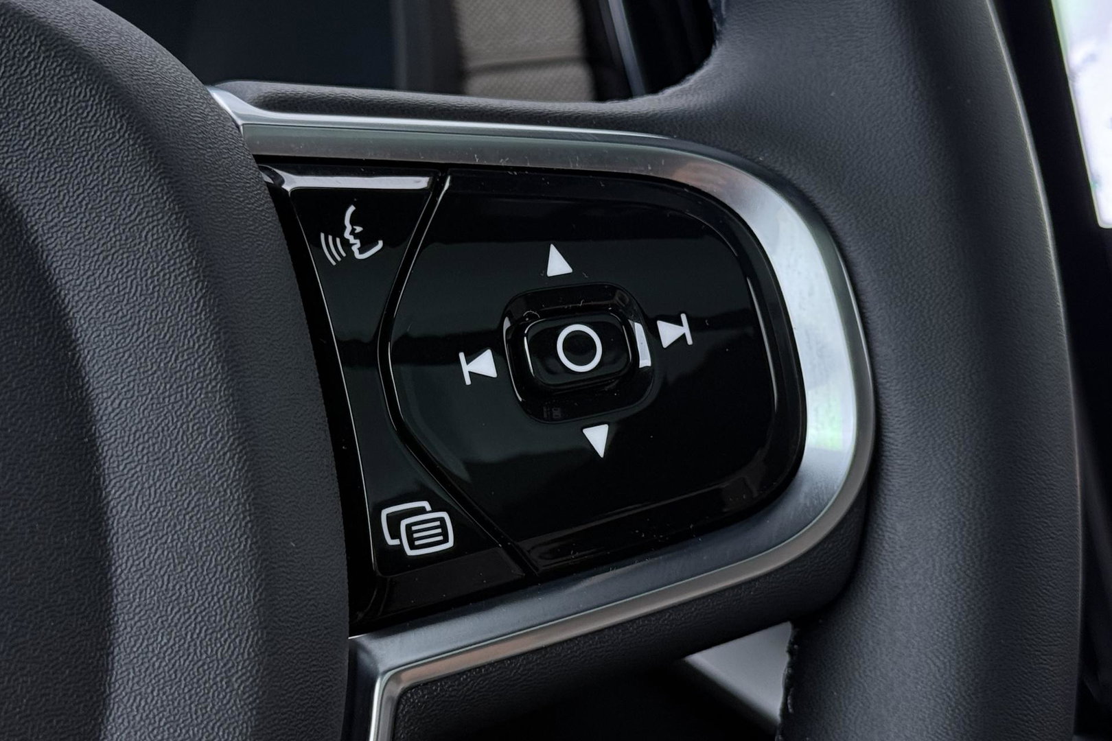 Volvo XC90 T8 Ultra Bright | Bowers&Wilkins | Luchtvering | Panoramadak | 360° Camera | Trekhaak | Massage | Head-Up | 22 Inch