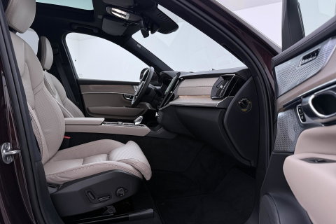 Volvo XC90 T8 Ultra Bright | Bowers&Wilkins | Luchtvering | Panoramadak | 360° Camera | Trekhaak | Massage | Head-Up | 22 Inch