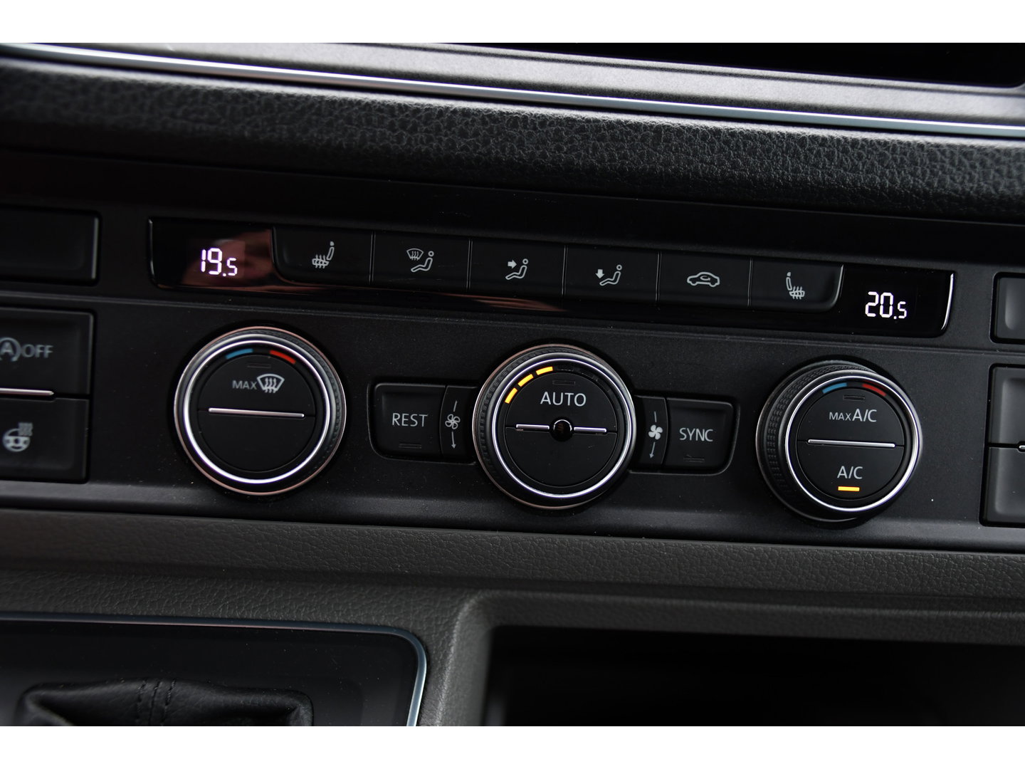 MAN TGE 3.180 35 2.0 L3H3 Black Edition Full Options! Adaptieve Cruise, Camera, Carplay, LED, 2 x Schuifdeur, Leder, Clima, Stoelverwarming, Automaat, 177pk, Uniek!