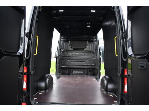 MAN TGE 3.180 35 2.0 L3H3 Black Edition Full Options! Adaptieve Cruise, Camera, Carplay, LED, 2 x Schuifdeur, Leder, Clima, Stoelverwarming, Automaat, 177pk, Uniek!