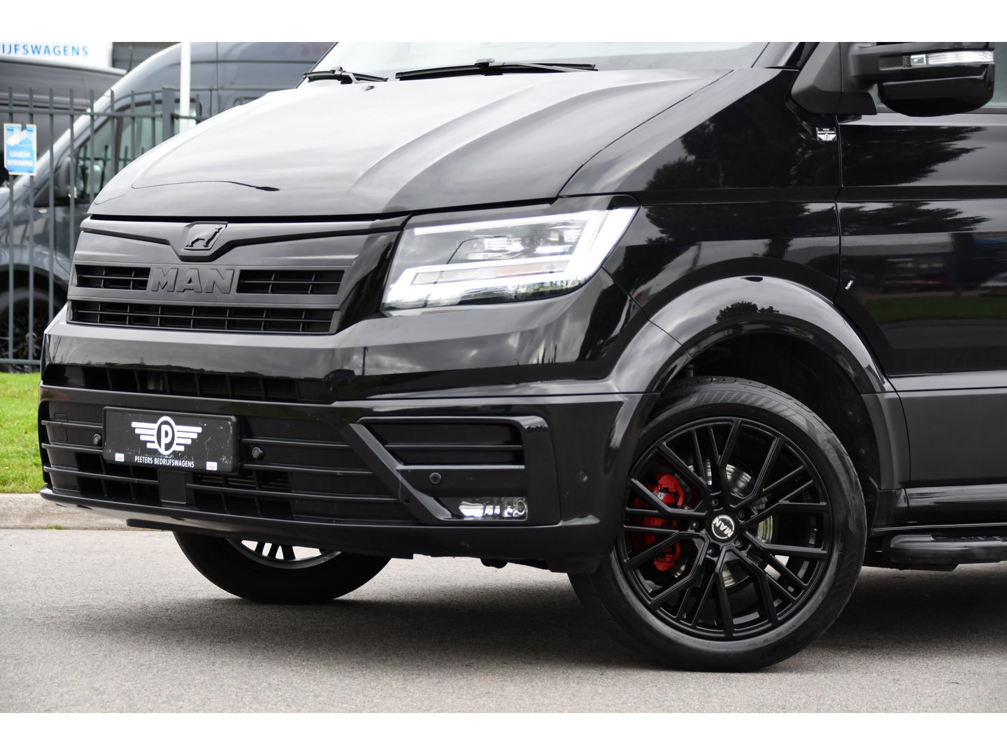 MAN TGE 3.180 35 2.0 L3H3 Black Edition Full Options! Adaptieve Cruise, Camera, Carplay, LED, 2 x Schuifdeur, Leder, Clima, Stoelverwarming, Automaat, 177pk, Uniek!