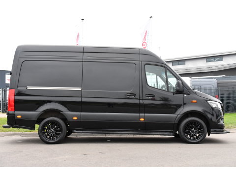 Mercedes-Benz Sprinter 317 1.9 CDI L2H2 RWD AMG Black Edition FACELIFT! Camera, Cruise, Carplay, LED, Multimedia, 170pk, NAVI, Automaat, Uniek!