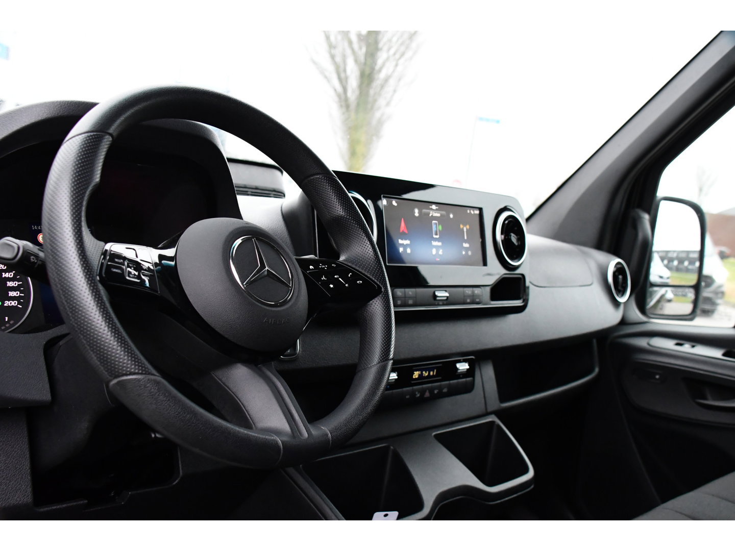 Mercedes-Benz Sprinter 317 1.9 CDI L2H2 RWD AMG Black Edition FACELIFT! Camera, Cruise, Carplay, LED, Multimedia, 170pk, NAVI, Automaat, Uniek!