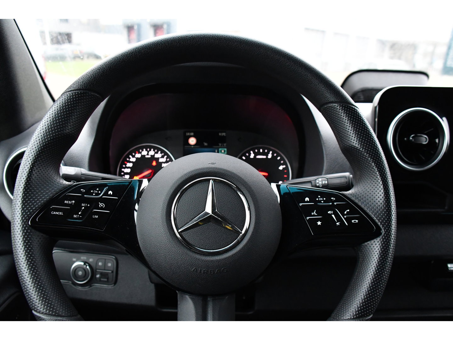 Mercedes-Benz Sprinter 317 1.9 CDI L2H2 RWD AMG Black Edition FACELIFT! Camera, Cruise, Carplay, LED, Multimedia, 170pk, NAVI, Automaat, Uniek!