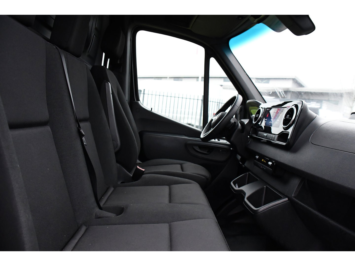 Mercedes-Benz Sprinter 317 1.9 CDI L2H2 RWD AMG Black Edition FACELIFT! Camera, Cruise, Carplay, LED, Multimedia, 170pk, NAVI, Automaat, Uniek!