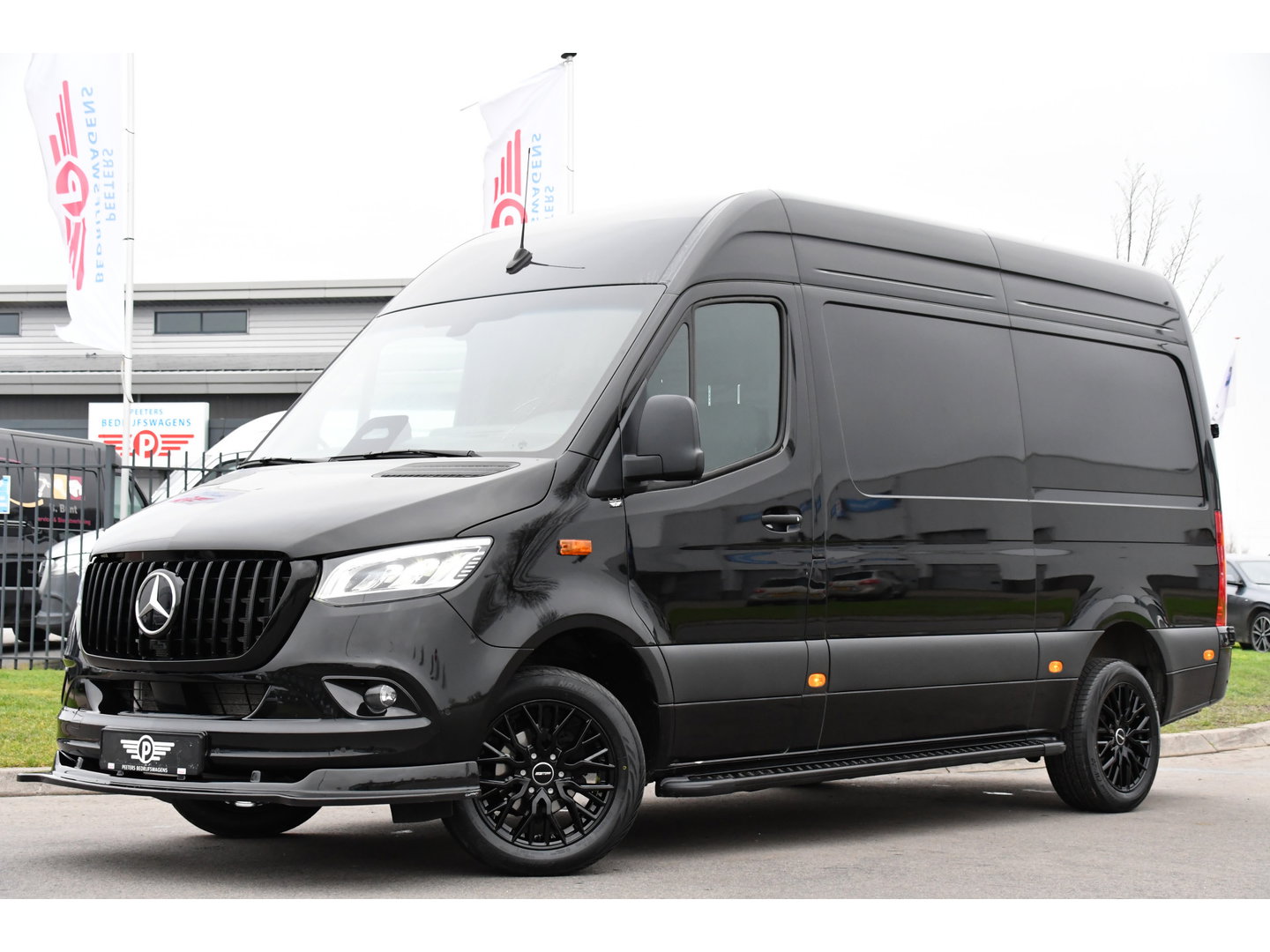 Mercedes-Benz Sprinter 317 1.9 CDI L2H2 RWD AMG Black Edition FACELIFT! Camera, Cruise, Carplay, LED, Multimedia, 170pk, NAVI, Automaat, Uniek!