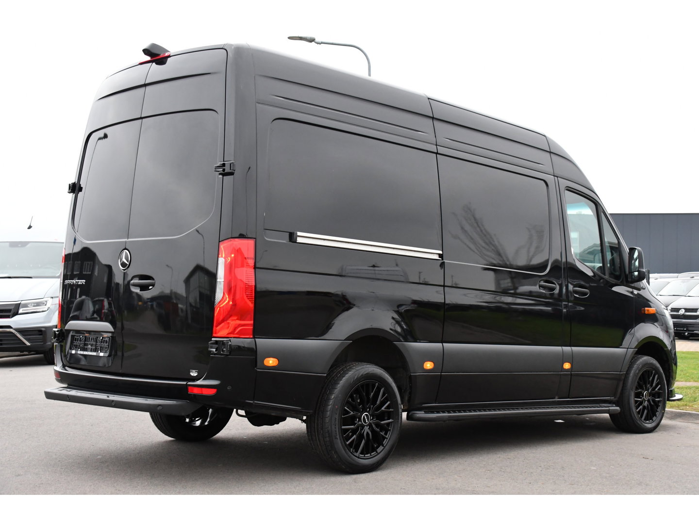 Mercedes-Benz Sprinter 317 1.9 CDI L2H2 RWD AMG Black Edition FACELIFT! Camera, Cruise, Carplay, LED, Multimedia, 170pk, NAVI, Automaat, Uniek!