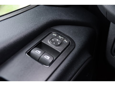 Mercedes-Benz Sprinter 319 V6 3.0 CDI L3H2 Black Edition Adaptieve Cruise, 360 Camera, Carplay, LED, Voorruit verwarming, Automaat, 10,5'' Mbux, NAVI, 2 x Geveerde stoel, Uniek!