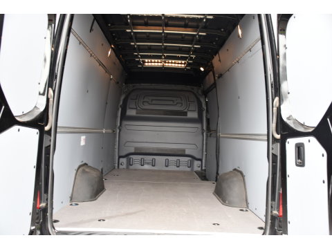 Mercedes-Benz Sprinter 319 V6 3.0 CDI L3H2 Black Edition Adaptieve Cruise, 360 Camera, Carplay, LED, Voorruit verwarming, Automaat, 10,5'' Mbux, NAVI, 2 x Geveerde stoel, Uniek!