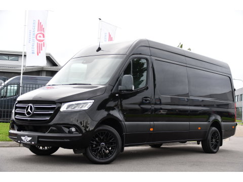 Mercedes-Benz Sprinter 319 V6 3.0 CDI L3H2 Black Edition Adaptieve Cruise, 360 Camera, Carplay, LED, Voorruit verwarming, Automaat, 10,5'' Mbux, NAVI, 2 x Geveerde stoel, Uniek!