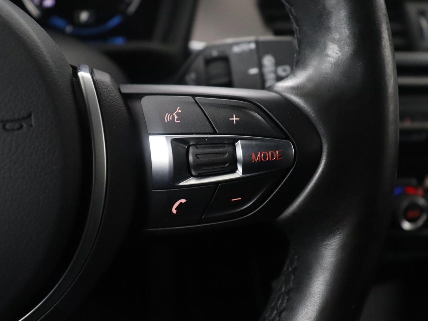 BMW X2 xDrive25e High Executive | Pano-Dak | Stoelverwarming | LED | Navigatie |