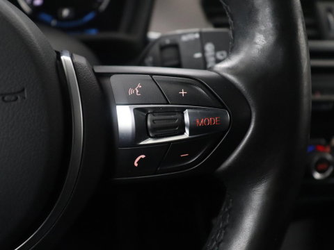 BMW X2 xDrive25e High Executive | Pano-Dak | Stoelverwarming | LED | Navigatie |