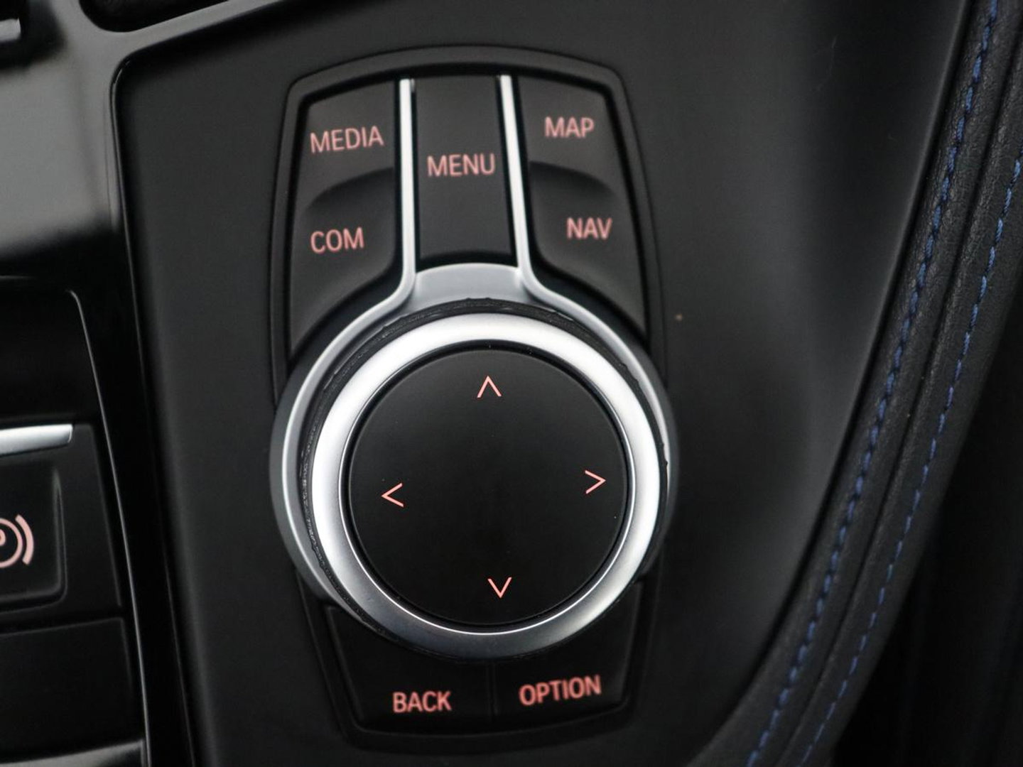 BMW X2 xDrive25e High Executive | Pano-Dak | Stoelverwarming | LED | Navigatie |