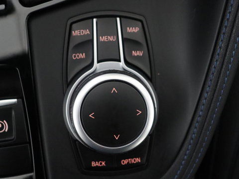 BMW X2 xDrive25e High Executive | Pano-Dak | Stoelverwarming | LED | Navigatie |