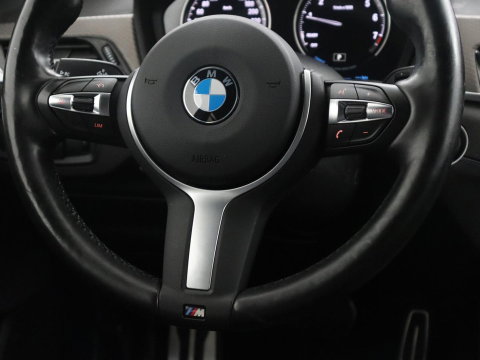 BMW X2 xDrive25e High Executive | Pano-Dak | Stoelverwarming | LED | Navigatie |