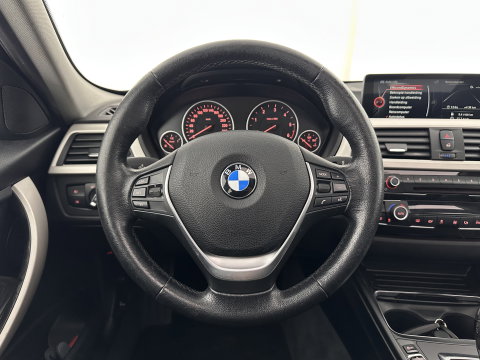 BMW 3 Serie Touring 320d EDE Corporate Lease Essential Aut. *PANO | FULL-LEATHER | FULL-LED | NAVI-FULLMAP | HEATED-COMFORTSEATS | HIFI-SOUND | ECC | PDC | CRUISE | 16''ALU*