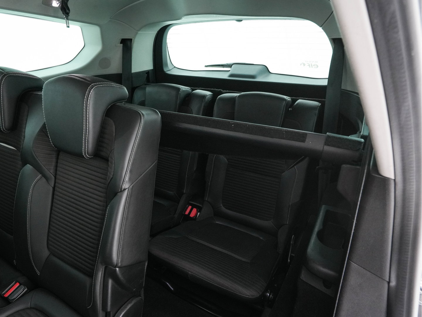 Renault Grand Scénic 1.2 TCe Intens [ 7-Pers. ] *LEATHER-FABRIC | DIGI-COCKPIT | DAB | KEYLESS | CAMERA | NAVI-FULLMAP | PRIVACY-GLASS | ECC | PDC | TOWBAR | AMBIENTLIGHT | BLINDSPOT | LANE-ASSIST | 20''ALU *