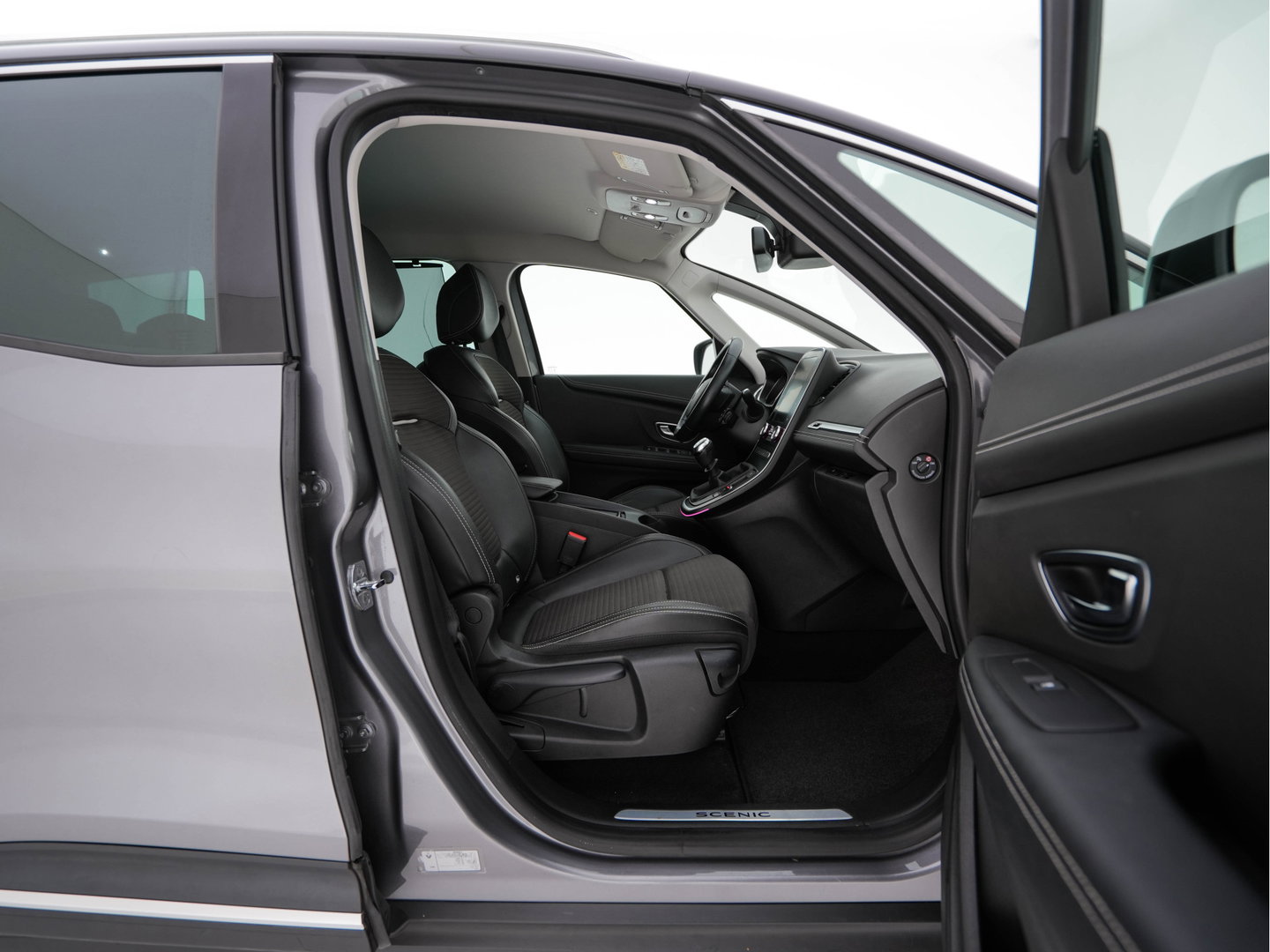 Renault Grand Scénic 1.2 TCe Intens [ 7-Pers. ] *LEATHER-FABRIC | DIGI-COCKPIT | DAB | KEYLESS | CAMERA | NAVI-FULLMAP | PRIVACY-GLASS | ECC | PDC | TOWBAR | AMBIENTLIGHT | BLINDSPOT | LANE-ASSIST | 20''ALU *