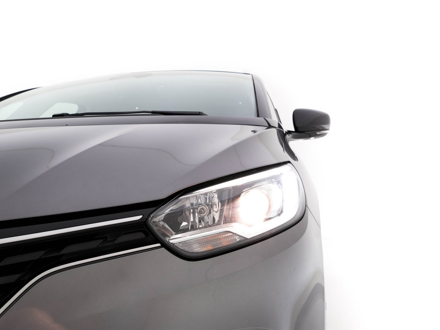 Renault Grand Scénic 1.2 TCe Intens [ 7-Pers. ] *LEATHER-FABRIC | DIGI-COCKPIT | DAB | KEYLESS | CAMERA | NAVI-FULLMAP | PRIVACY-GLASS | ECC | PDC | TOWBAR | AMBIENTLIGHT | BLINDSPOT | LANE-ASSIST | 20''ALU *