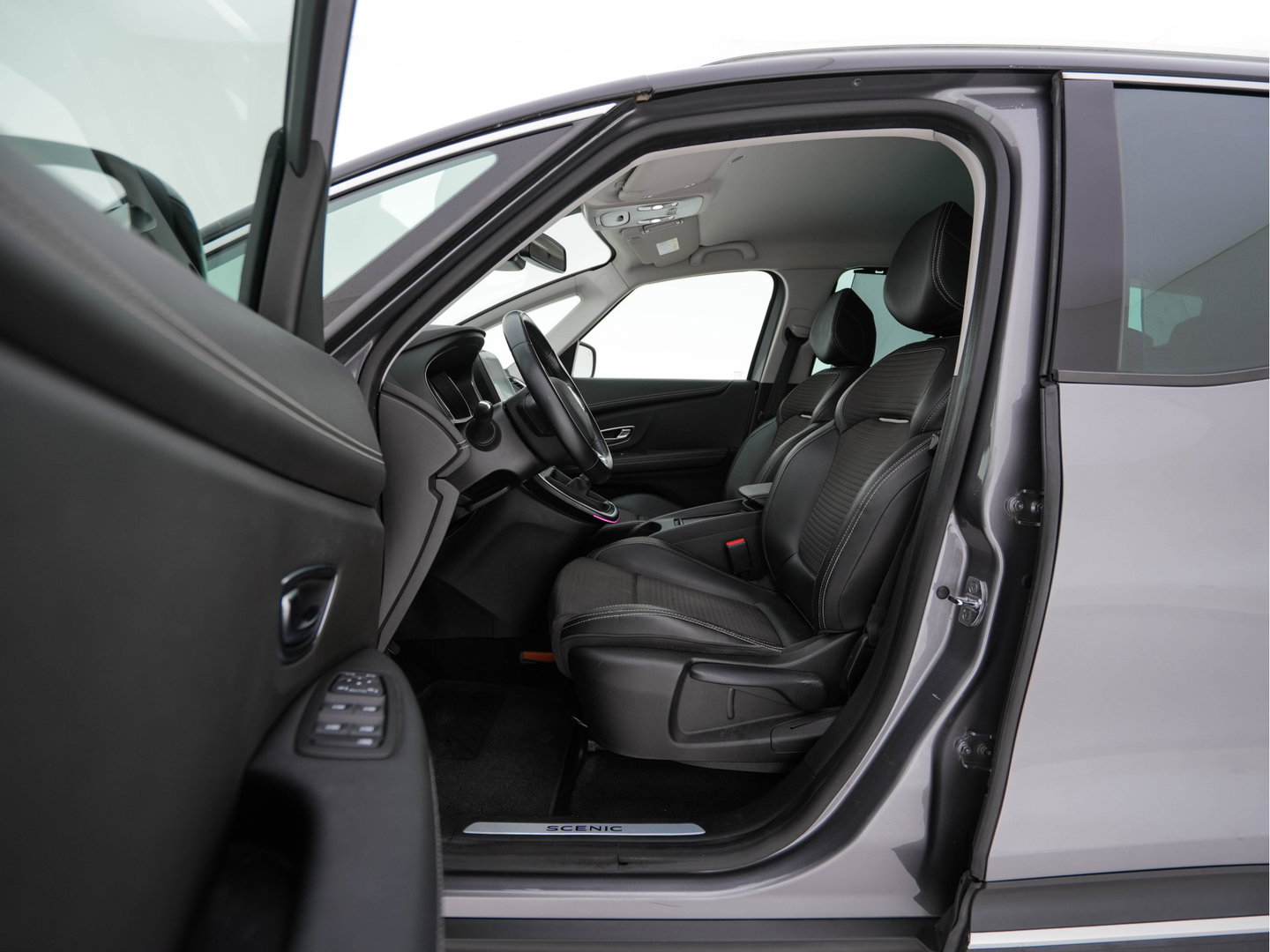 Renault Grand Scénic 1.2 TCe Intens [ 7-Pers. ] *LEATHER-FABRIC | DIGI-COCKPIT | DAB | KEYLESS | CAMERA | NAVI-FULLMAP | PRIVACY-GLASS | ECC | PDC | TOWBAR | AMBIENTLIGHT | BLINDSPOT | LANE-ASSIST | 20''ALU *