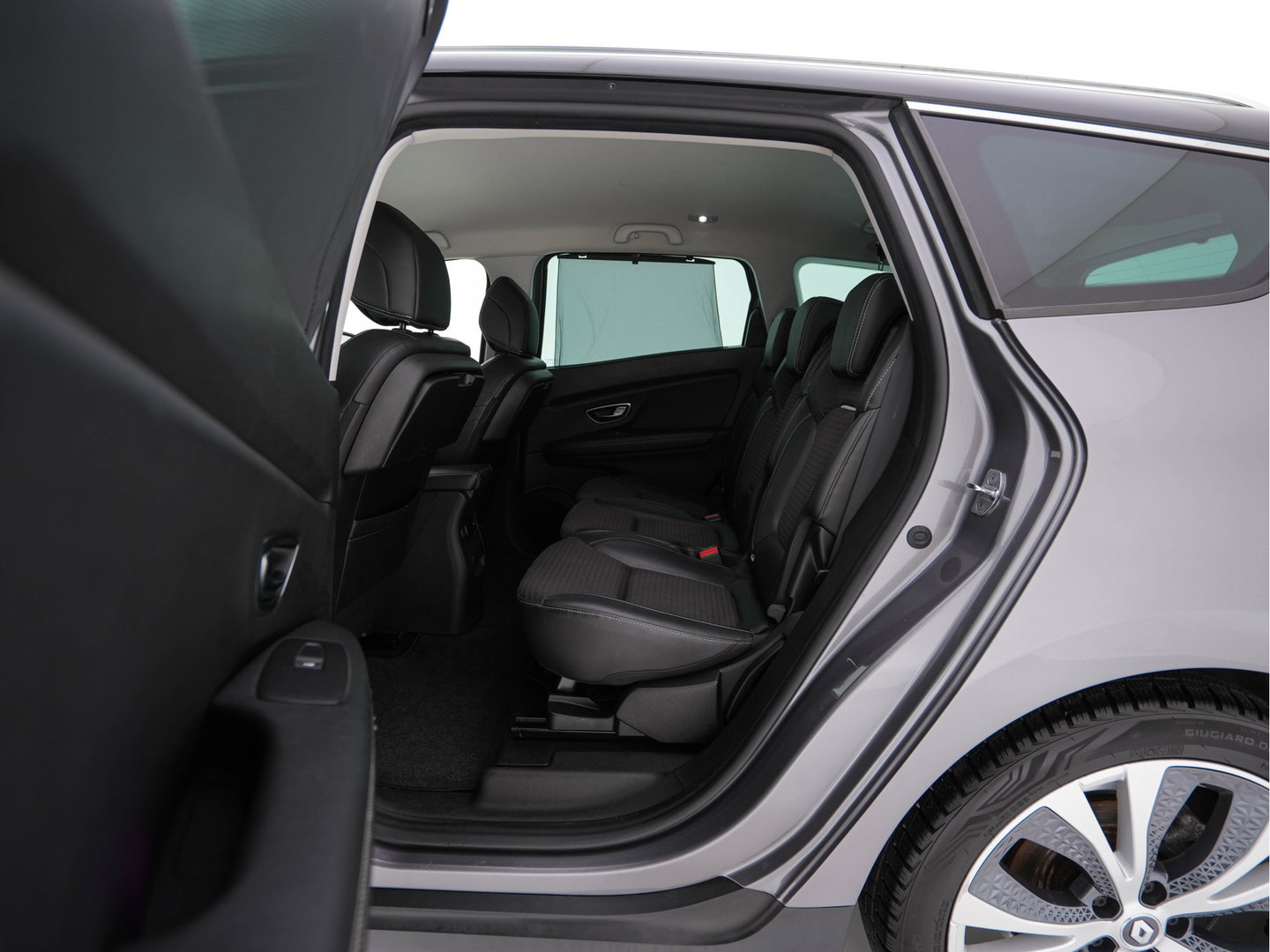 Renault Grand Scénic 1.2 TCe Intens [ 7-Pers. ] *LEATHER-FABRIC | DIGI-COCKPIT | DAB | KEYLESS | CAMERA | NAVI-FULLMAP | PRIVACY-GLASS | ECC | PDC | TOWBAR | AMBIENTLIGHT | BLINDSPOT | LANE-ASSIST | 20''ALU *
