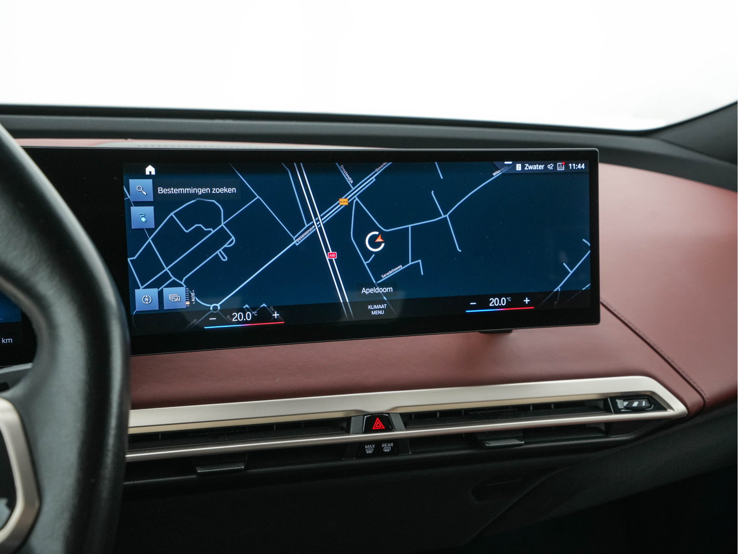 BMW iX xDrive40 High Executive 77 kWh AWD [ 3-Fase-11kW ] {SoH-100%} (INCL-BTW) *LEATHER | TOPVIEW | FULL-LED | MEMORY-PACK | HARMAN/KARDON | BLINDSPOT | WIDESCREEN-COCKPIT | HEATED-COMFORTSEATS | DAB | AMBIENTLIGHT | NAVI-FULLMAP | TOWBAR | HEAD-UP | 21''ALU*