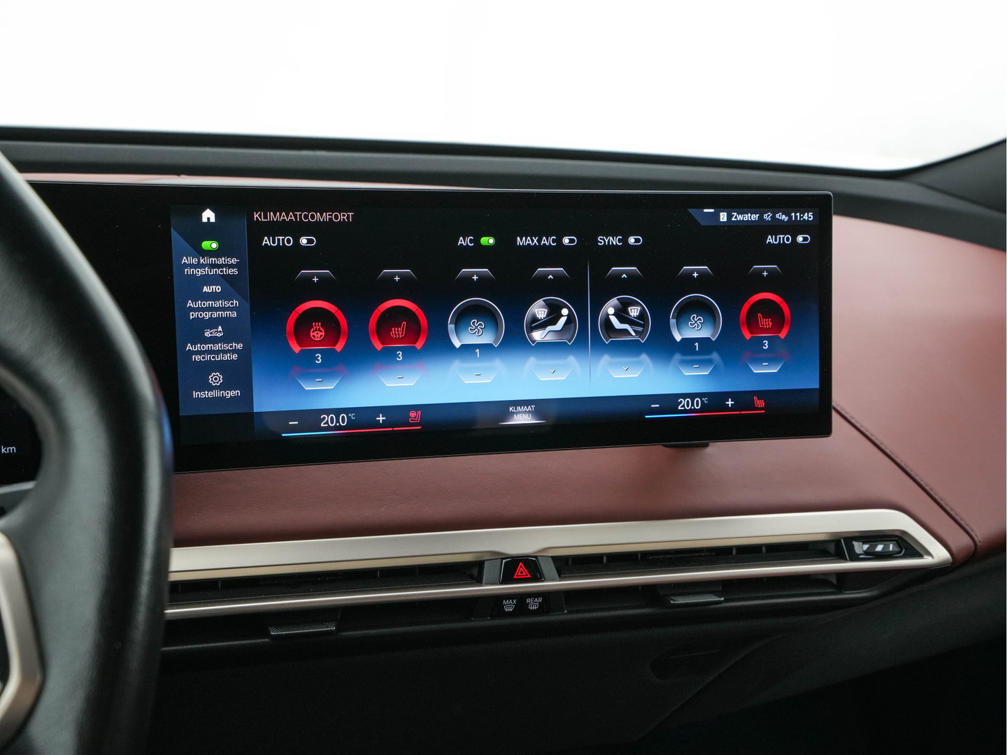 BMW iX xDrive40 High Executive 77 kWh AWD [ 3-Fase-11kW ] {SoH-100%} (INCL-BTW) *LEATHER | TOPVIEW | FULL-LED | MEMORY-PACK | HARMAN/KARDON | BLINDSPOT | WIDESCREEN-COCKPIT | HEATED-COMFORTSEATS | DAB | AMBIENTLIGHT | NAVI-FULLMAP | TOWBAR | HEAD-UP | 21''ALU*