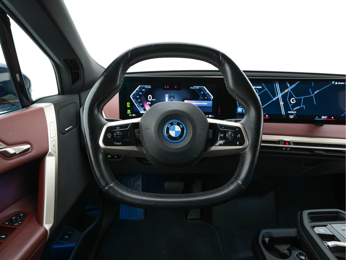 BMW iX xDrive40 High Executive 77 kWh AWD [ 3-Fase-11kW ] {SoH-100%} (INCL-BTW) *LEATHER | TOPVIEW | FULL-LED | MEMORY-PACK | HARMAN/KARDON | BLINDSPOT | WIDESCREEN-COCKPIT | HEATED-COMFORTSEATS | DAB | AMBIENTLIGHT | NAVI-FULLMAP | TOWBAR | HEAD-UP | 21''ALU*