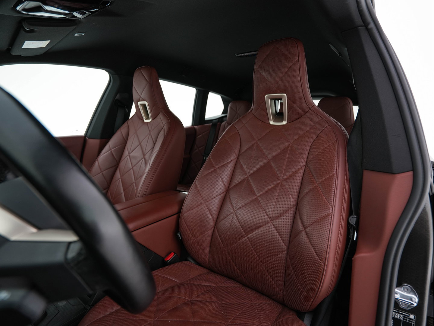 BMW iX xDrive40 High Executive 77 kWh AWD [ 3-Fase-11kW ] {SoH-100%} (INCL-BTW) *LEATHER | TOPVIEW | FULL-LED | MEMORY-PACK | HARMAN/KARDON | BLINDSPOT | WIDESCREEN-COCKPIT | HEATED-COMFORTSEATS | DAB | AMBIENTLIGHT | NAVI-FULLMAP | TOWBAR | HEAD-UP | 21''ALU*