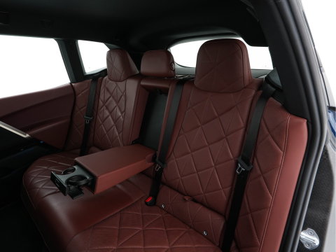 BMW iX xDrive40 High Executive 77 kWh AWD [ 3-Fase-11kW ] {SoH-100%} (INCL-BTW) *LEATHER | TOPVIEW | FULL-LED | MEMORY-PACK | HARMAN/KARDON | BLINDSPOT | WIDESCREEN-COCKPIT | HEATED-COMFORTSEATS | DAB | AMBIENTLIGHT | NAVI-FULLMAP | TOWBAR | HEAD-UP | 21''ALU*