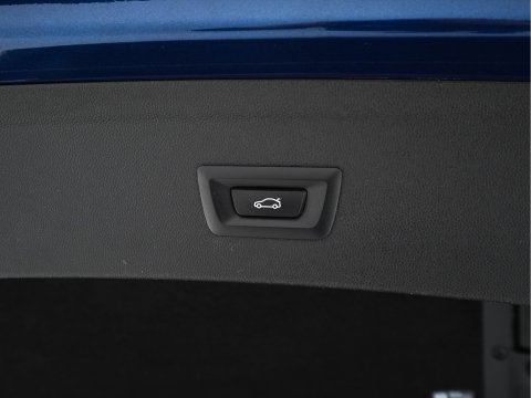 BMW iX xDrive40 High Executive 77 kWh AWD [ 3-Fase-11kW ] {SoH-100%} (INCL-BTW) *LEATHER | TOPVIEW | FULL-LED | MEMORY-PACK | HARMAN/KARDON | BLINDSPOT | WIDESCREEN-COCKPIT | HEATED-COMFORTSEATS | DAB | AMBIENTLIGHT | NAVI-FULLMAP | TOWBAR | HEAD-UP | 21''ALU*
