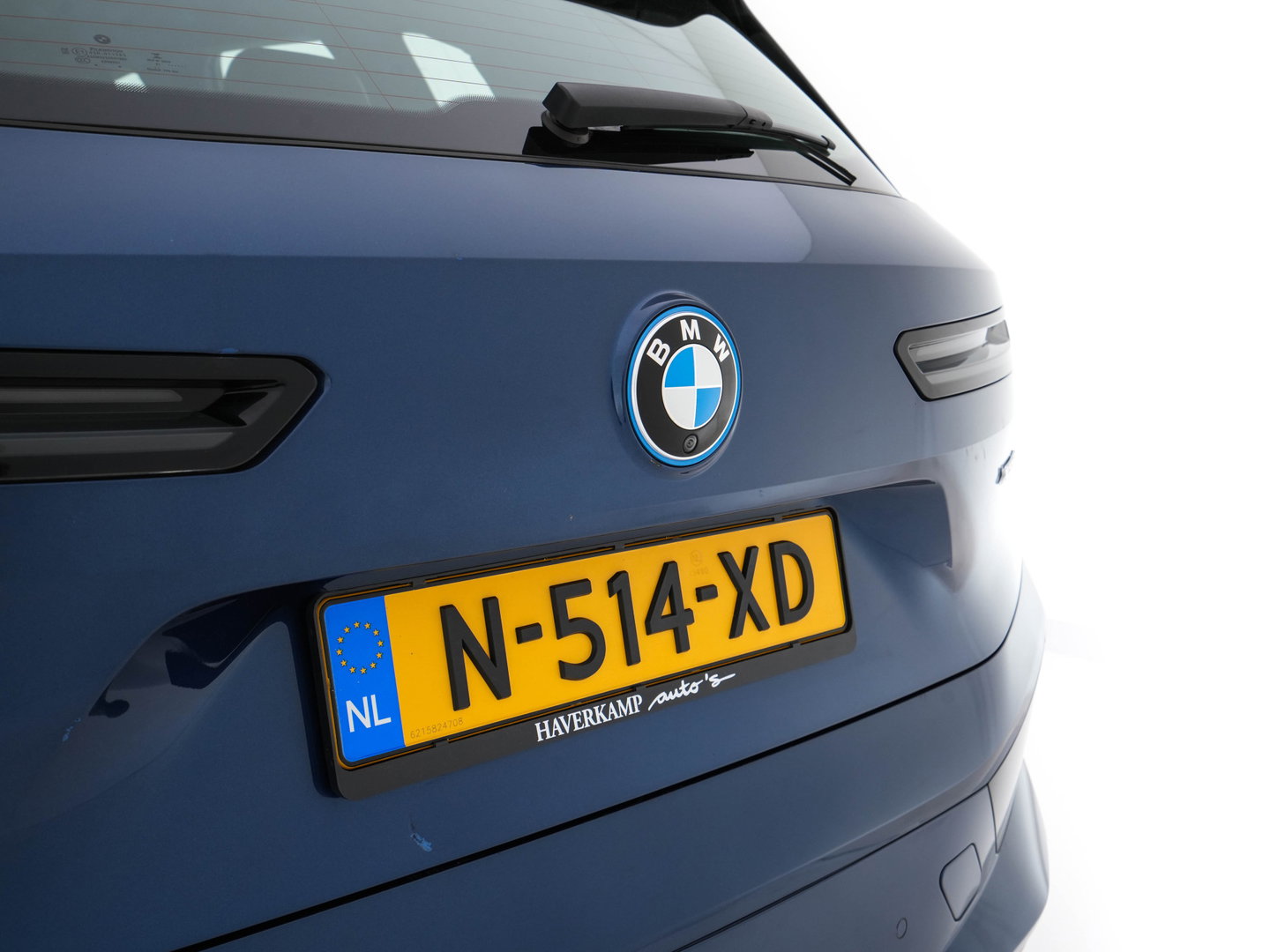 BMW iX xDrive40 High Executive 77 kWh AWD [ 3-Fase-11kW ] {SoH-100%} (INCL-BTW) *LEATHER | TOPVIEW | FULL-LED | MEMORY-PACK | HARMAN/KARDON | BLINDSPOT | WIDESCREEN-COCKPIT | HEATED-COMFORTSEATS | DAB | AMBIENTLIGHT | NAVI-FULLMAP | TOWBAR | HEAD-UP | 21''ALU*
