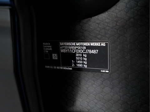 BMW iX xDrive40 High Executive 77 kWh AWD [ 3-Fase-11kW ] {SoH-100%} (INCL-BTW) *LEATHER | TOPVIEW | FULL-LED | MEMORY-PACK | HARMAN/KARDON | BLINDSPOT | WIDESCREEN-COCKPIT | HEATED-COMFORTSEATS | DAB | AMBIENTLIGHT | NAVI-FULLMAP | TOWBAR | HEAD-UP | 21''ALU*