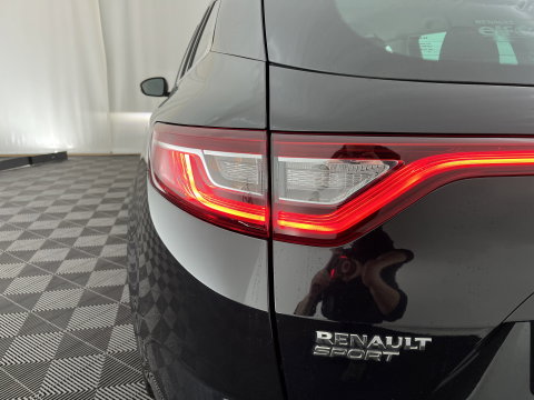 Renault Mégane Estate 1.6 TCe GT Aut. *FULL-LED | NAVI-FULLMAP | BOSE-SOUND | DIGI-COCKPIT | SPORT-SEATS | SHIFT-PADDLES | DAB+ | KEYLESS | PRIVACY-GLASS | ECC | PDC | CRUISE | 18''ALU*