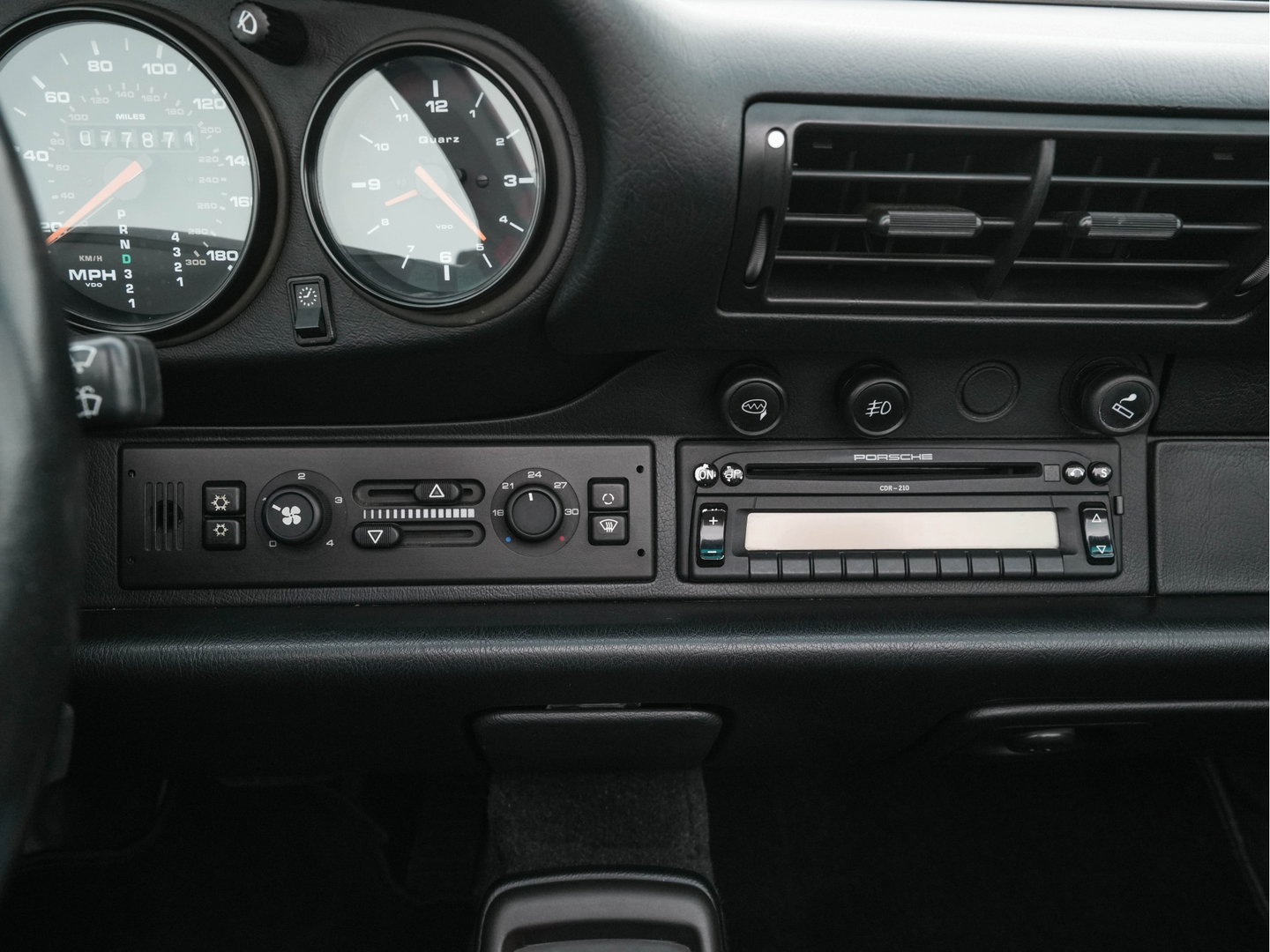 Porsche 911 Cabrio 993 Carrera Aut. *CABRIO | LEATHER | TIPTRONIC | AIRCO | CRUISE | SHIFTPADDLES | ALU-WHEELS | PORSCHE-RADIO/CD | LITRONIC-XENON*