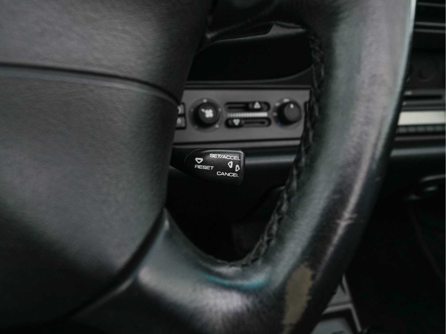 Porsche 911 Cabrio 993 Carrera Aut. *CABRIO | LEATHER | TIPTRONIC | AIRCO | CRUISE | SHIFTPADDLES | ALU-WHEELS | PORSCHE-RADIO/CD | LITRONIC-XENON*