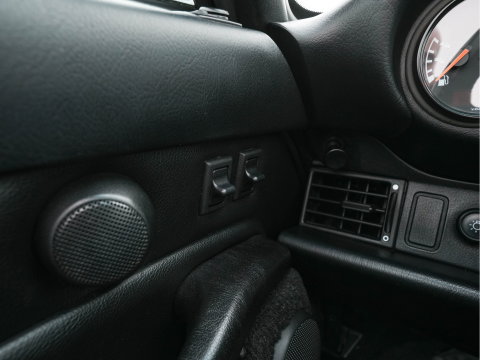 Porsche 911 Cabrio 993 Carrera Aut. *CABRIO | LEATHER | TIPTRONIC | AIRCO | CRUISE | SHIFTPADDLES | ALU-WHEELS | PORSCHE-RADIO/CD | LITRONIC-XENON*