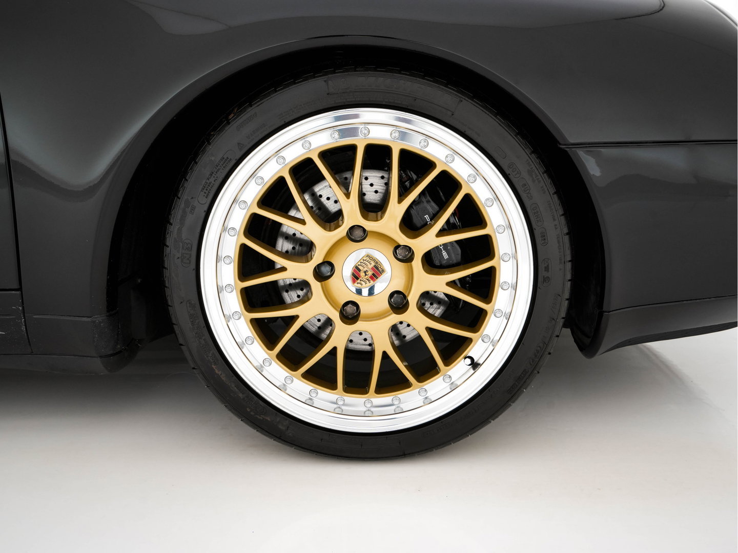 Porsche 911 Cabrio 993 Carrera Aut. *CABRIO | LEATHER | TIPTRONIC | AIRCO | CRUISE | SHIFTPADDLES | ALU-WHEELS | PORSCHE-RADIO/CD | LITRONIC-XENON*