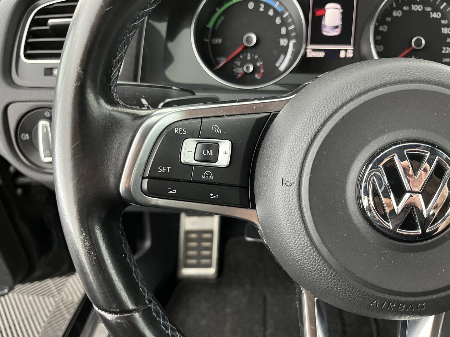 Volkswagen Golf 1.4 TSI GTE (Plug-In) Aut. *FULL-LED | NAVI-FULLMAP | SPORTSEATS | DAB+ | ECC | CRUISE | PRIVACY-GLASS | PARKPILOT | SHIFTPADDLES | AMBIENT-LIGHT | 16" ALU*