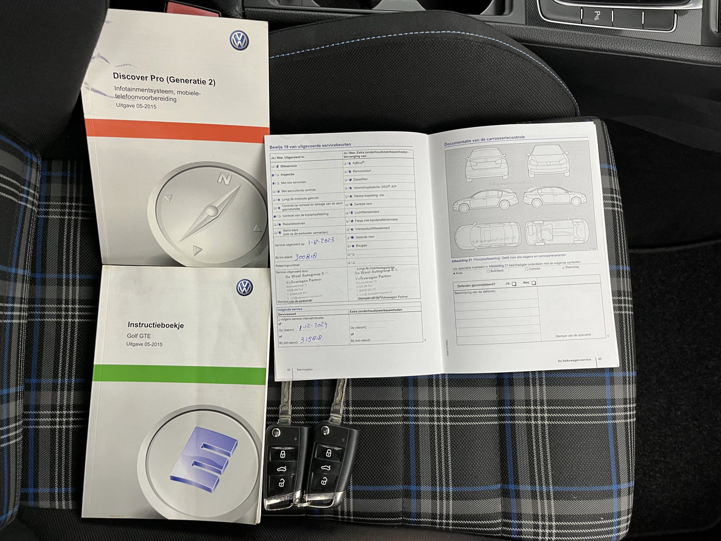 Volkswagen Golf 1.4 TSI GTE (Plug-In) Aut. *FULL-LED | NAVI-FULLMAP | SPORTSEATS | DAB+ | ECC | CRUISE | PRIVACY-GLASS | PARKPILOT | SHIFTPADDLES | AMBIENT-LIGHT | 16" ALU*