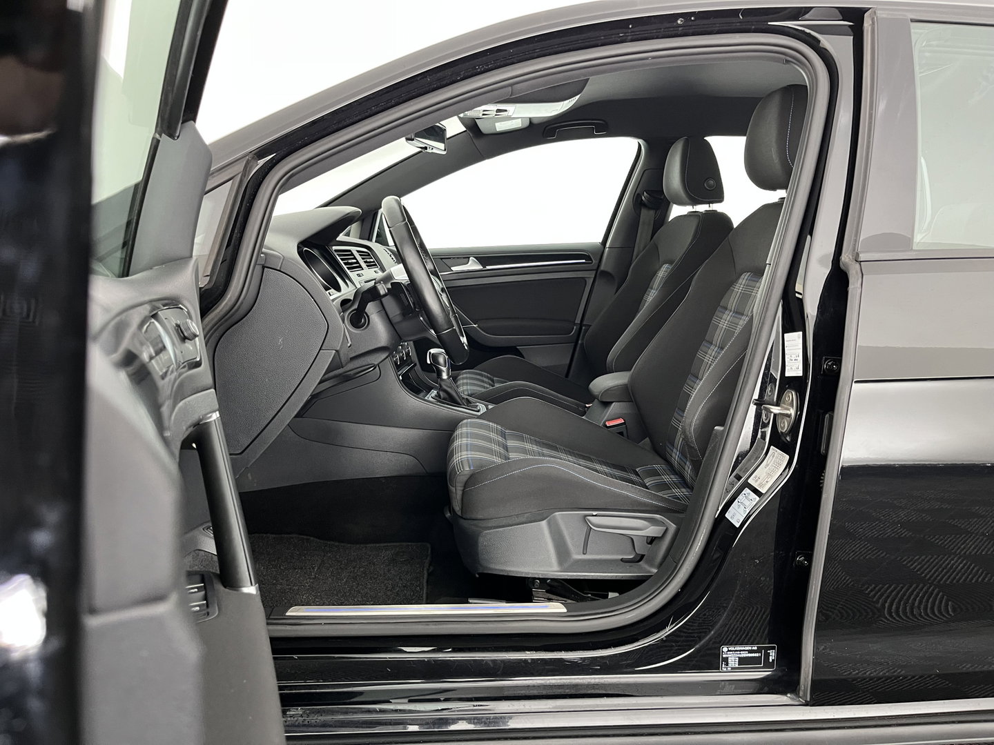 Volkswagen Golf 1.4 TSI GTE (Plug-In) Aut. *FULL-LED | NAVI-FULLMAP | SPORTSEATS | DAB+ | ECC | CRUISE | PRIVACY-GLASS | PARKPILOT | SHIFTPADDLES | AMBIENT-LIGHT | 16" ALU*
