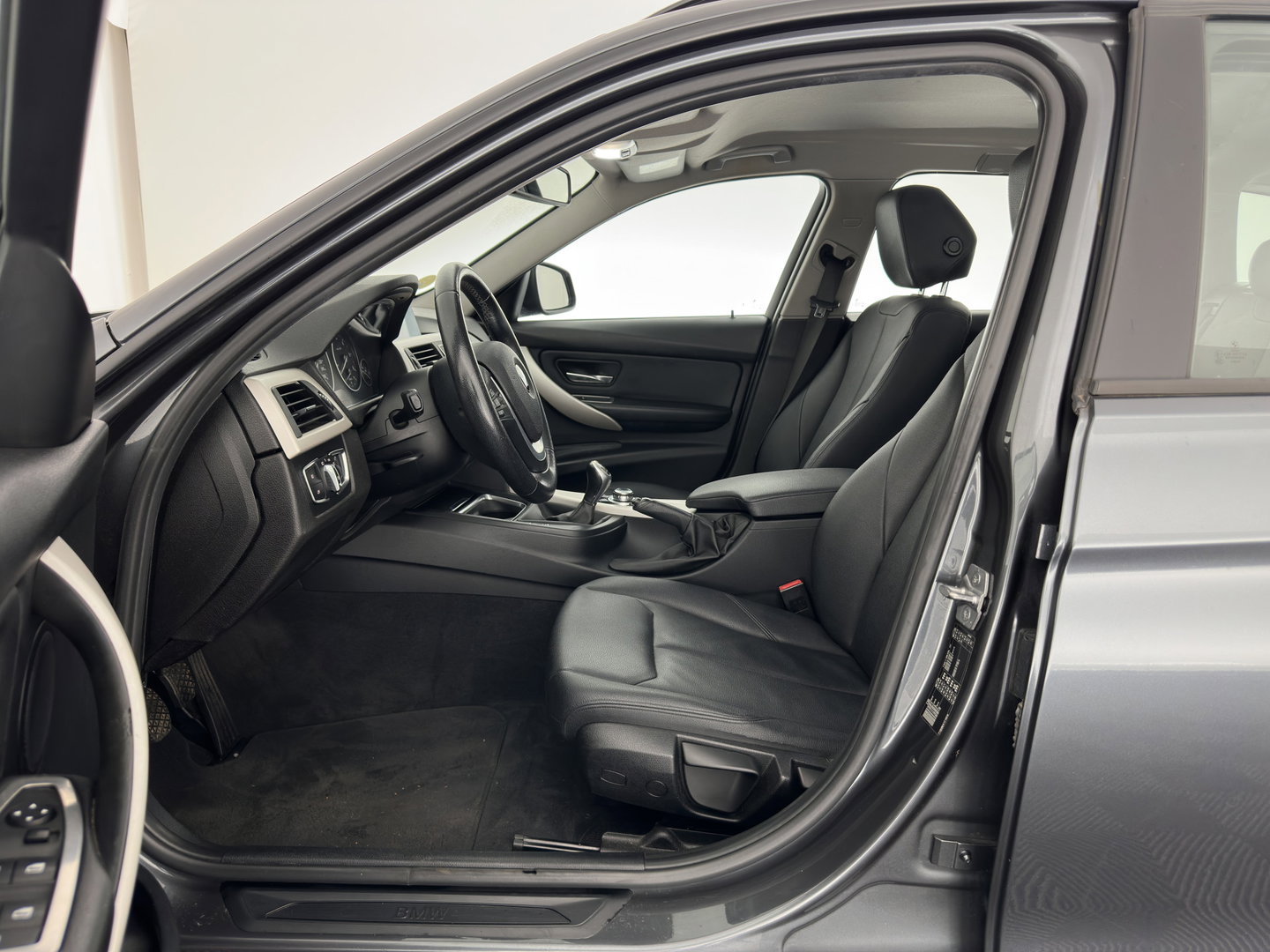 BMW 3 Serie Touring 316d High Executive *FULL-LEATHER | NAVI-FULLMAP | HEATED-COMFORTSEATS | AIRCO | CRUISE | PDC | 17''ALU*
