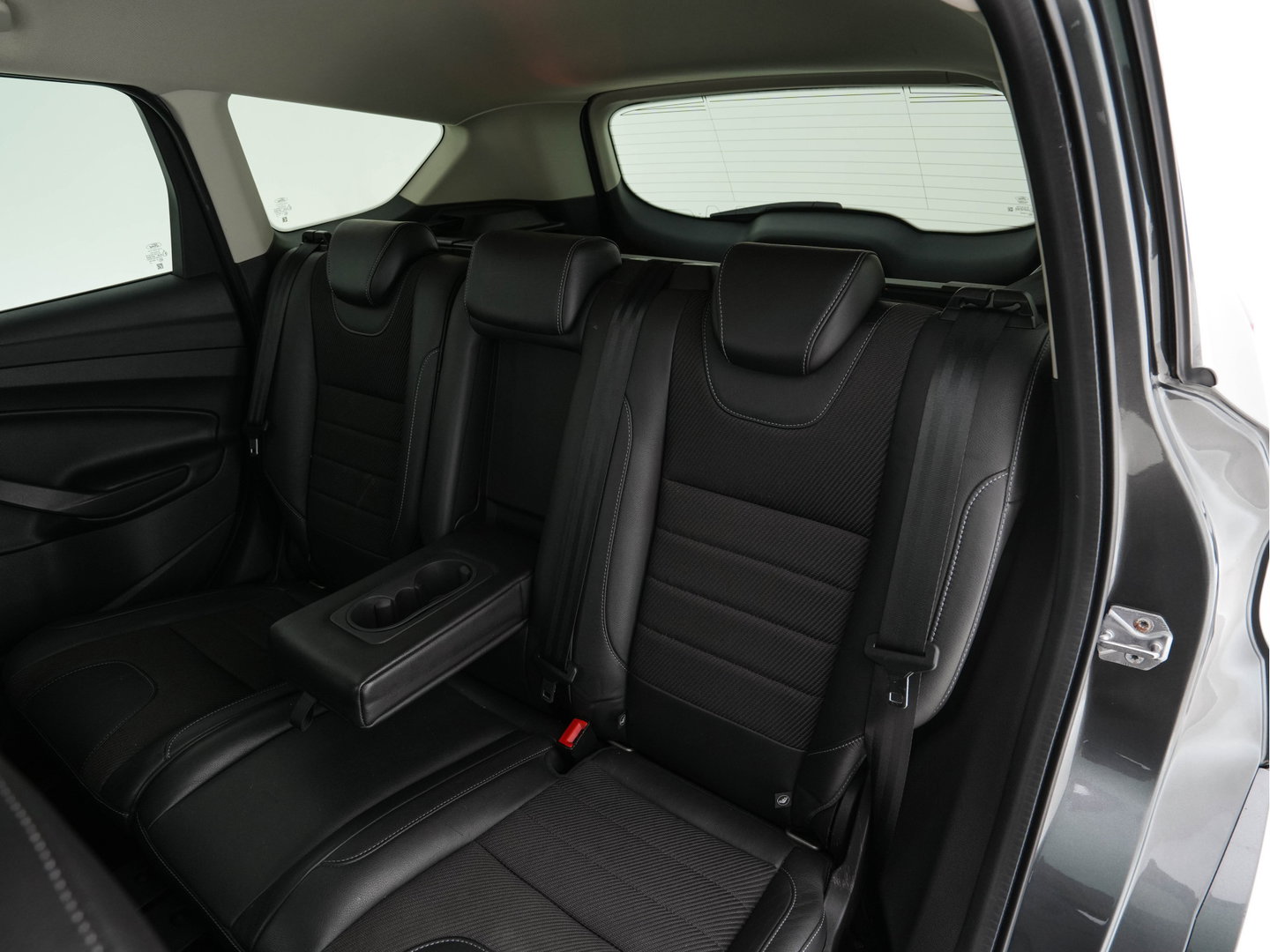 Ford Kuga 1.5 Titanium AWD Aut.*LEATHER-FABRIC | XENON | SONY-AUDIO | BLINDSPOT | KEYLESS | NAVI-FULLMAP | CAMERA | HEATED-SPORTSEATS | ECC | LANE-ASSIST | PDC | CRUISE | TOWBAR | PRIVACYGLASS | REMUS-EXHAUST | 19''ALU