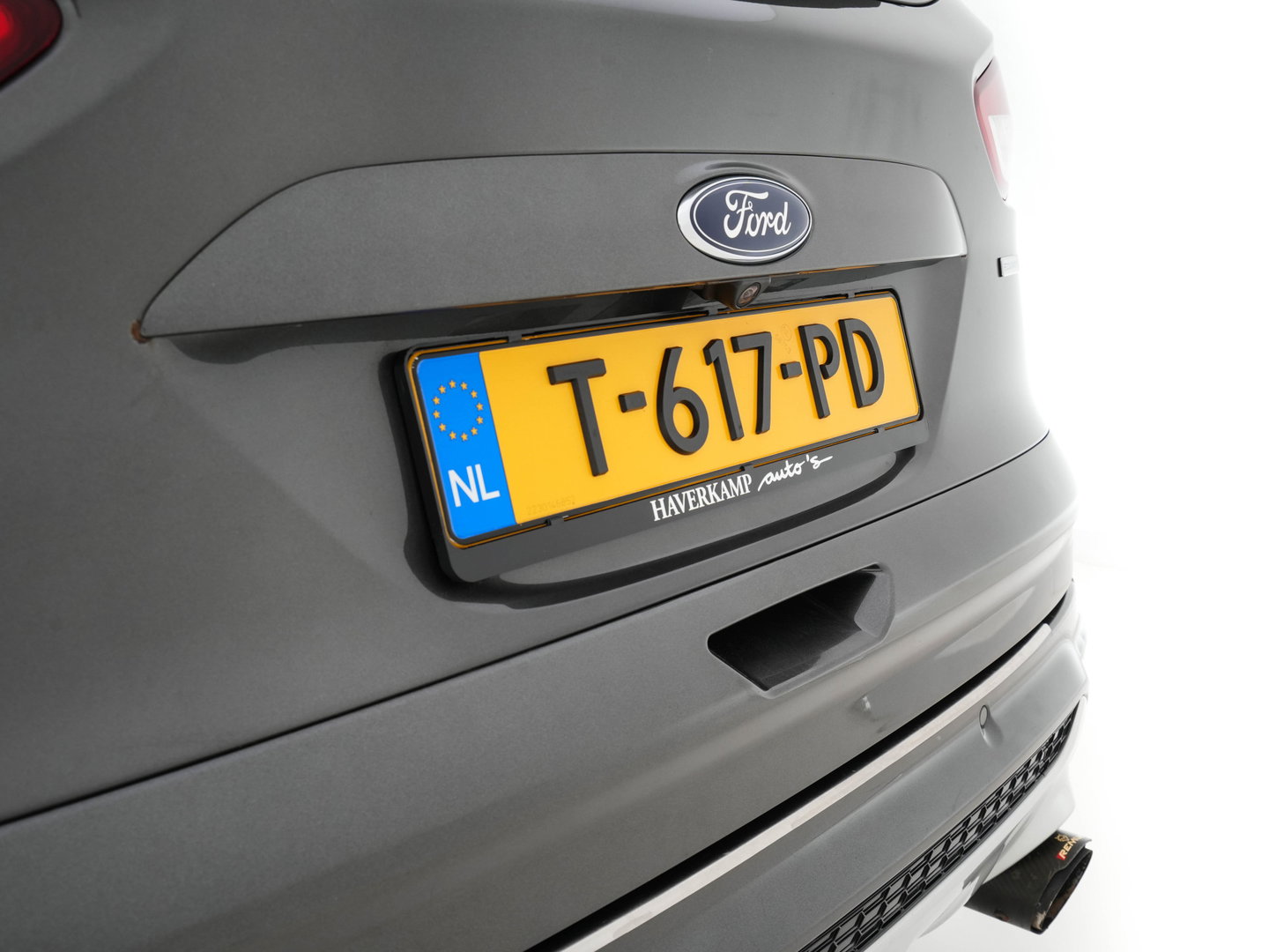 Ford Kuga 1.5 Titanium AWD Aut.*LEATHER-FABRIC | XENON | SONY-AUDIO | BLINDSPOT | KEYLESS | NAVI-FULLMAP | CAMERA | HEATED-SPORTSEATS | ECC | LANE-ASSIST | PDC | CRUISE | TOWBAR | PRIVACYGLASS | REMUS-EXHAUST | 19''ALU