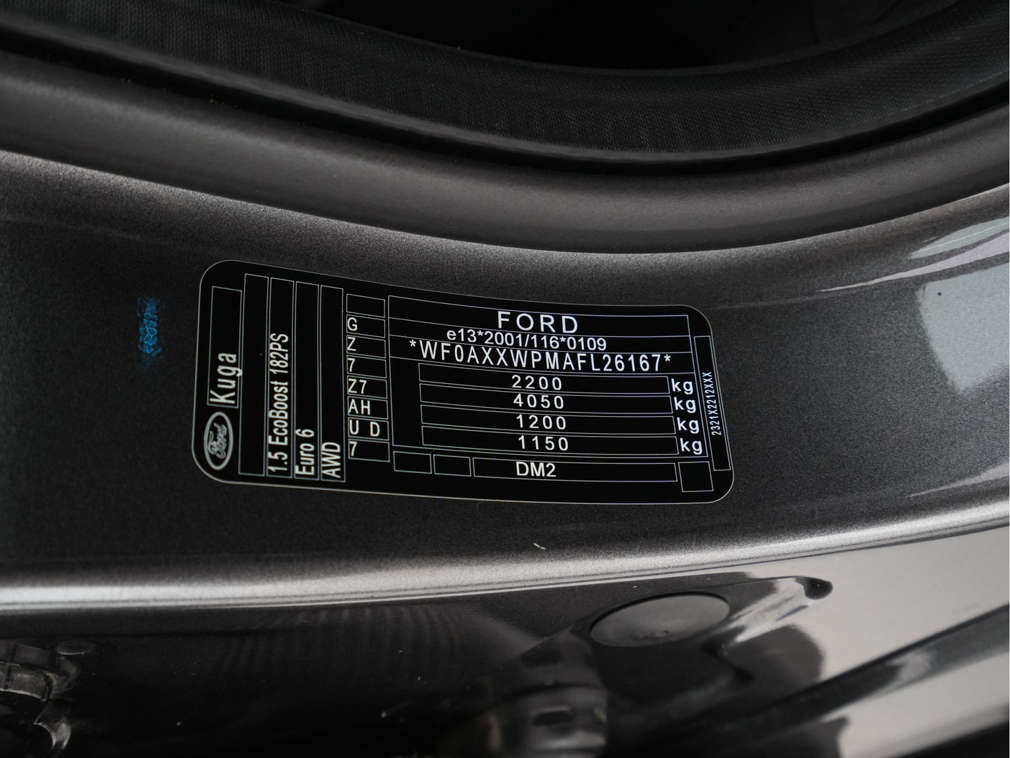 Ford Kuga 1.5 Titanium AWD Aut.*LEATHER-FABRIC | XENON | SONY-AUDIO | BLINDSPOT | KEYLESS | NAVI-FULLMAP | CAMERA | HEATED-SPORTSEATS | ECC | LANE-ASSIST | PDC | CRUISE | TOWBAR | PRIVACYGLASS | REMUS-EXHAUST | 19''ALU