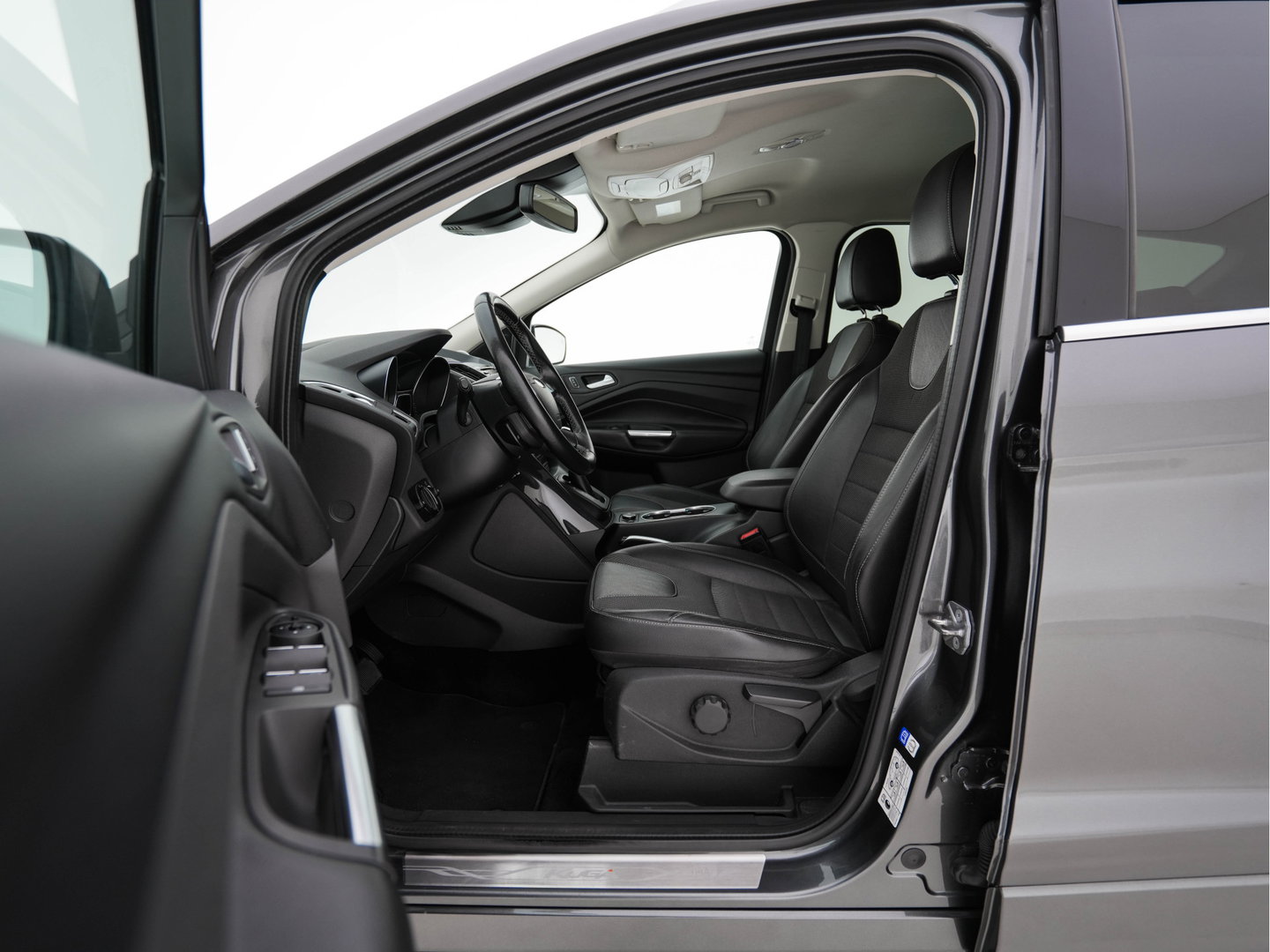 Ford Kuga 1.5 Titanium AWD Aut.*LEATHER-FABRIC | XENON | SONY-AUDIO | BLINDSPOT | KEYLESS | NAVI-FULLMAP | CAMERA | HEATED-SPORTSEATS | ECC | LANE-ASSIST | PDC | CRUISE | TOWBAR | PRIVACYGLASS | REMUS-EXHAUST | 19''ALU
